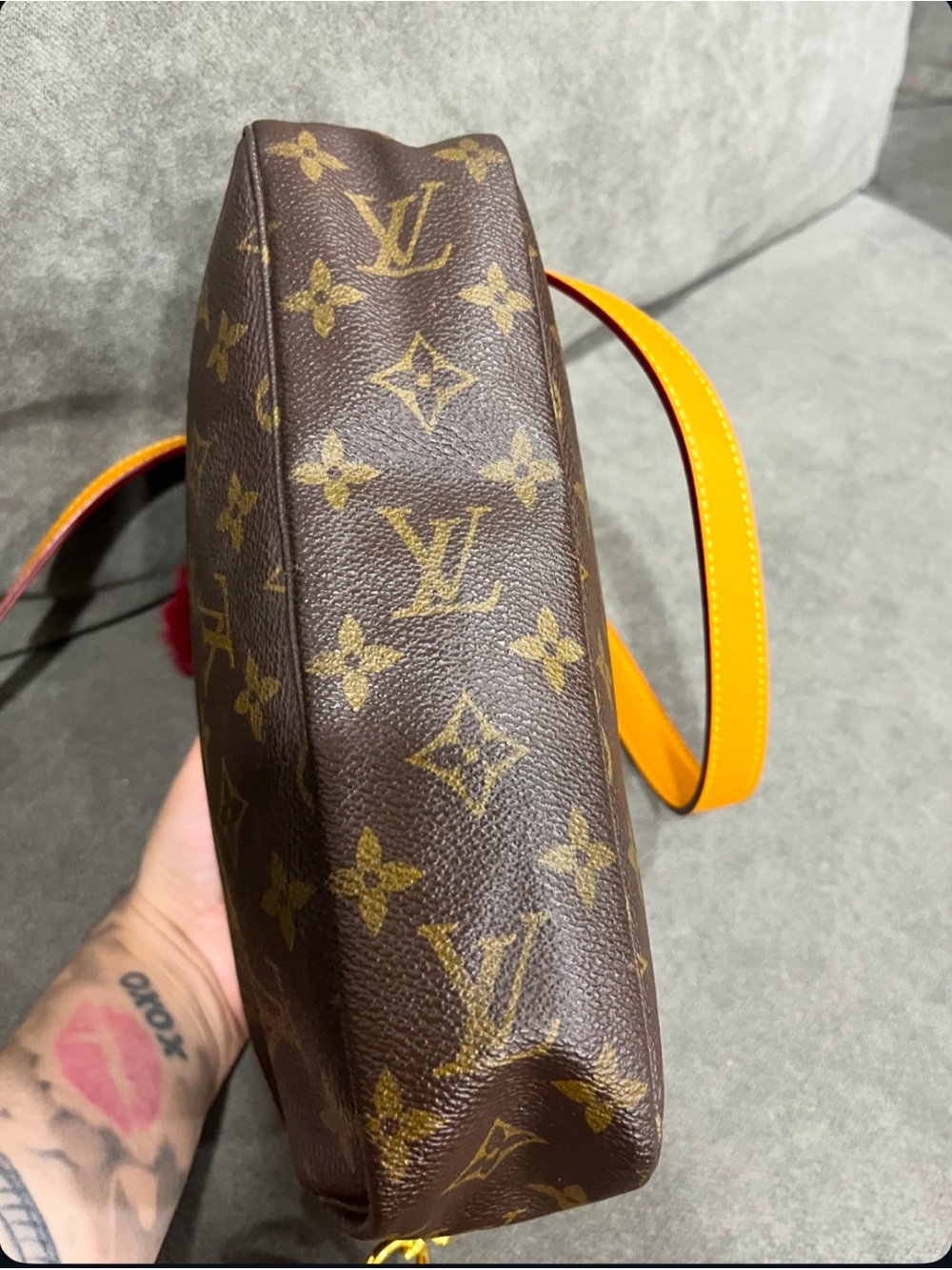 Louis Vuitton - Picture 6 of 14